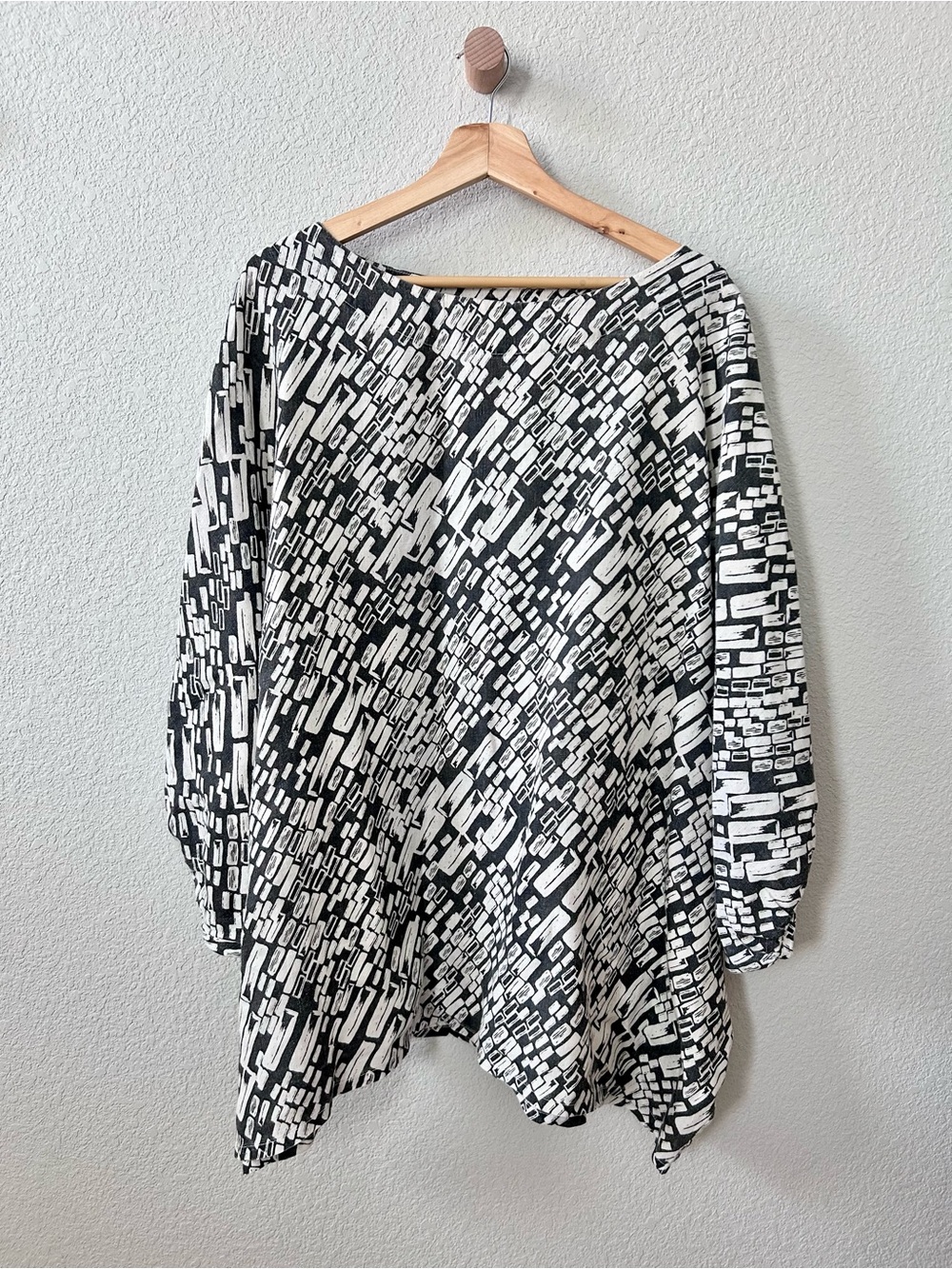 Bryn Walker Linen Wilder Tunic Size XL Black White Geometric Print Dolman Sleeve